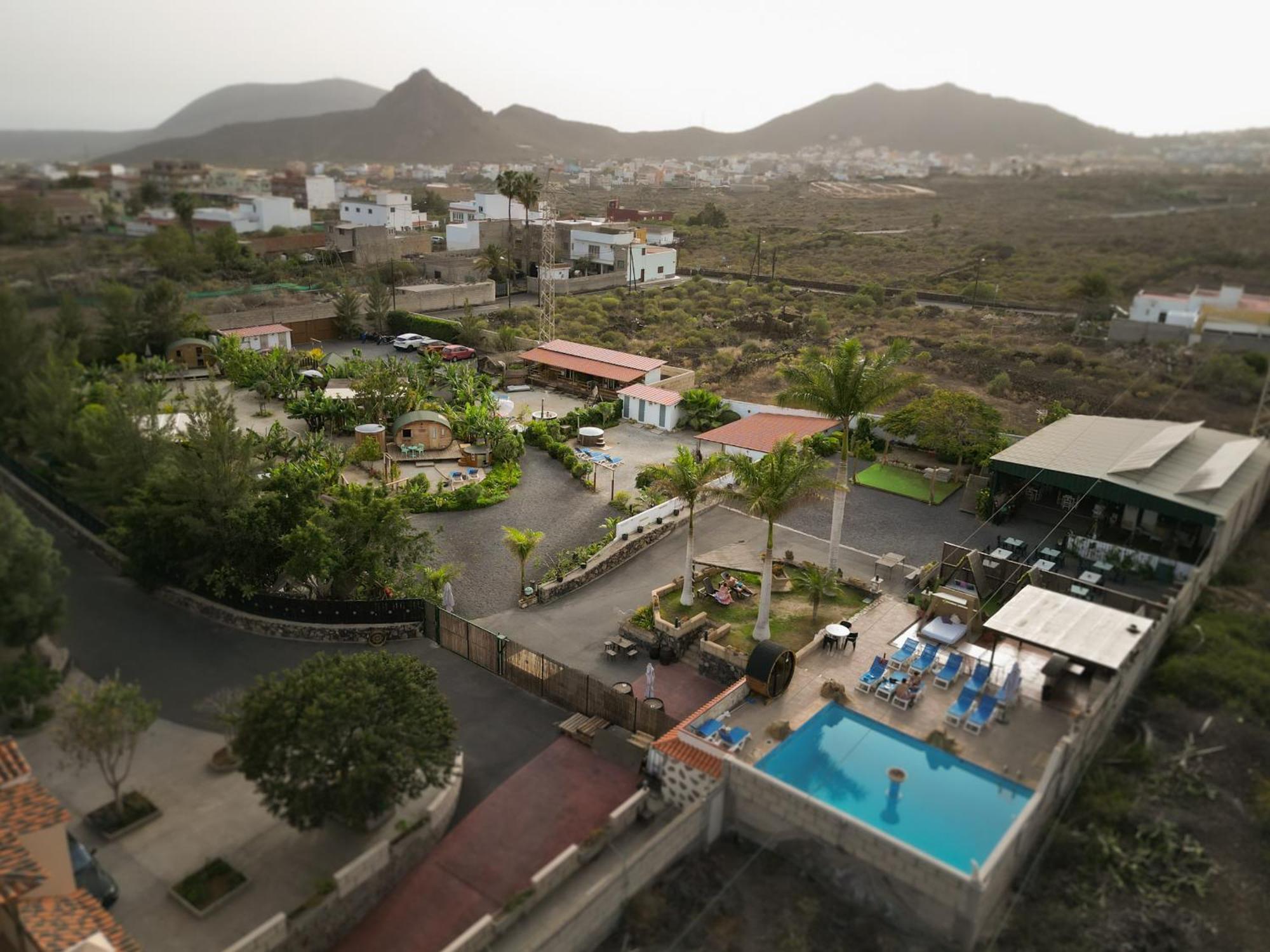 Сasa de vacaciones Bernegal Maday, Heated Bathtub Piscina Y Jardin *