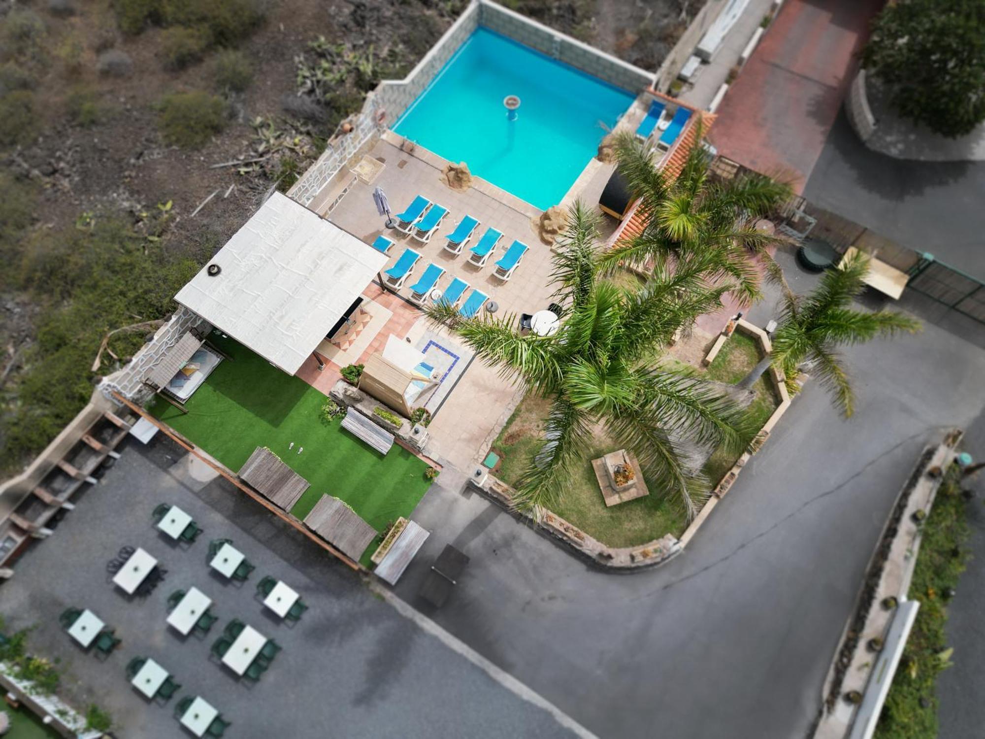 Bernegal Maday, Heated Bathtub Piscina Y Jardin Holiday home
